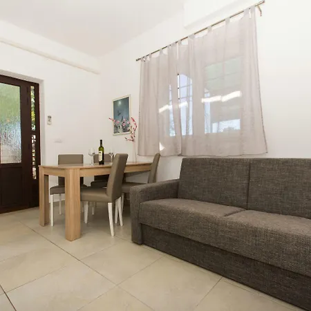 Bareta * Trogir