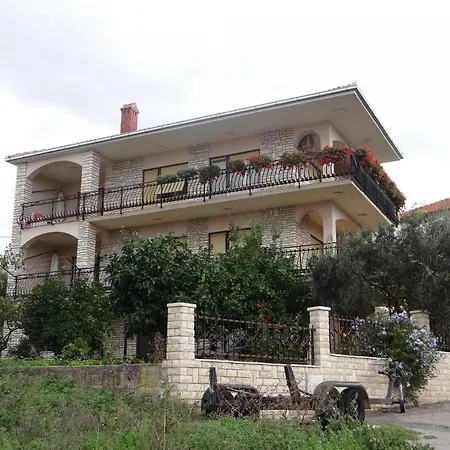 Apartment Bareta *
